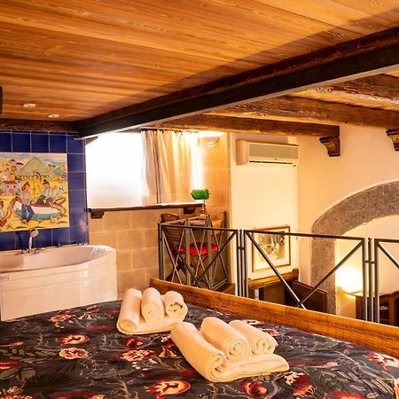 Suite Piazza Del Gesu By Domusextra Naples Exterior photo