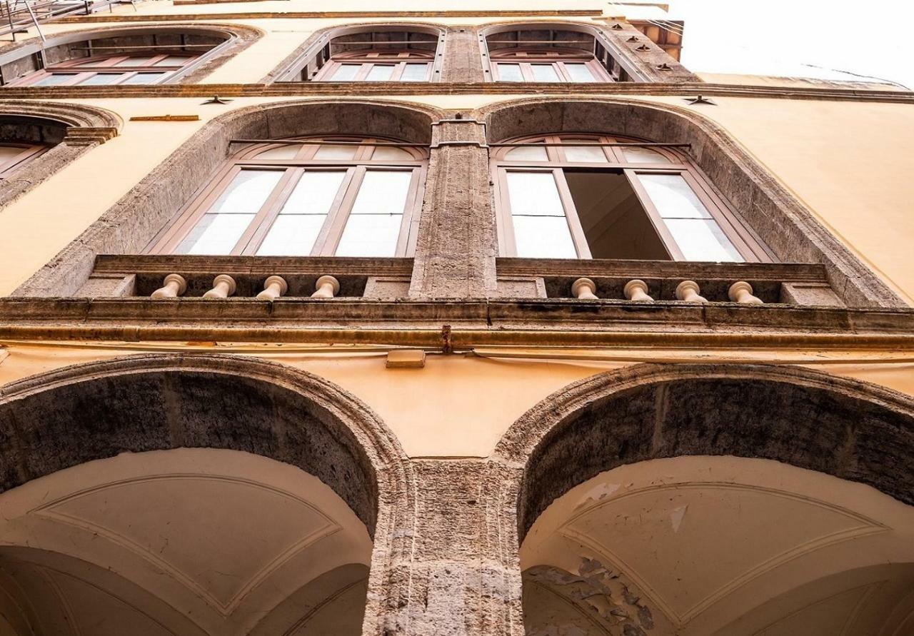 Suite Piazza Del Gesu By Domusextra Naples Exterior photo