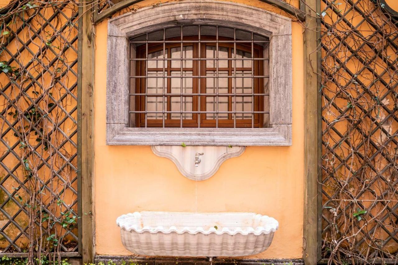 Suite Piazza Del Gesu By Domusextra Naples Exterior photo