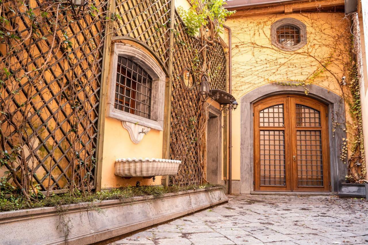 Suite Piazza Del Gesu By Domusextra Naples Exterior photo